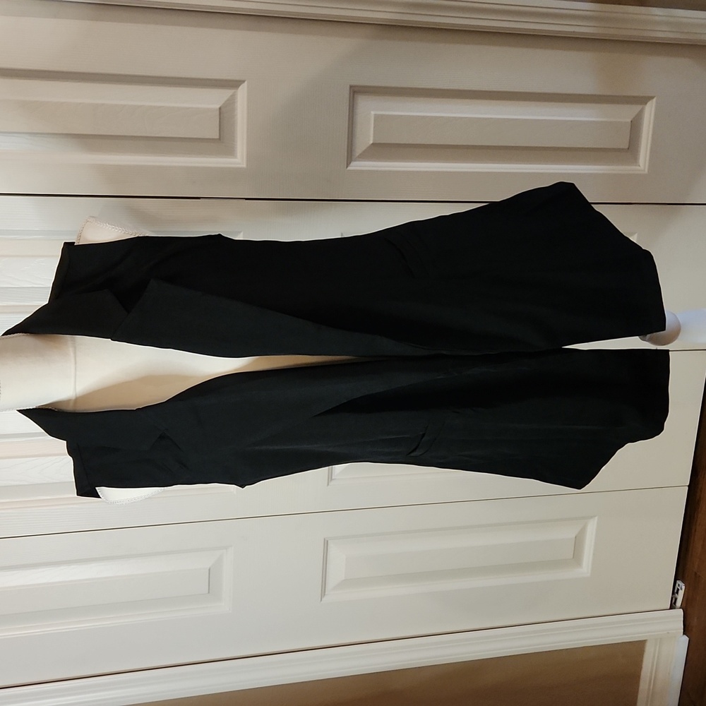 Unknown brand, NWOT, Women's Sleeveless Jacket, Size Large, Black